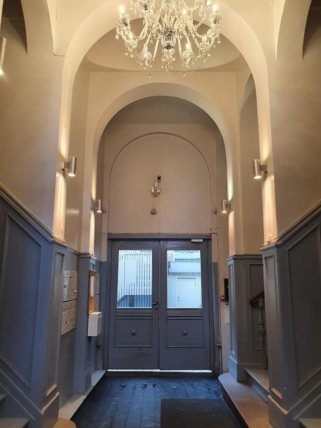 Bright And Charming From 1878 With View To The New National Museum In Appartement