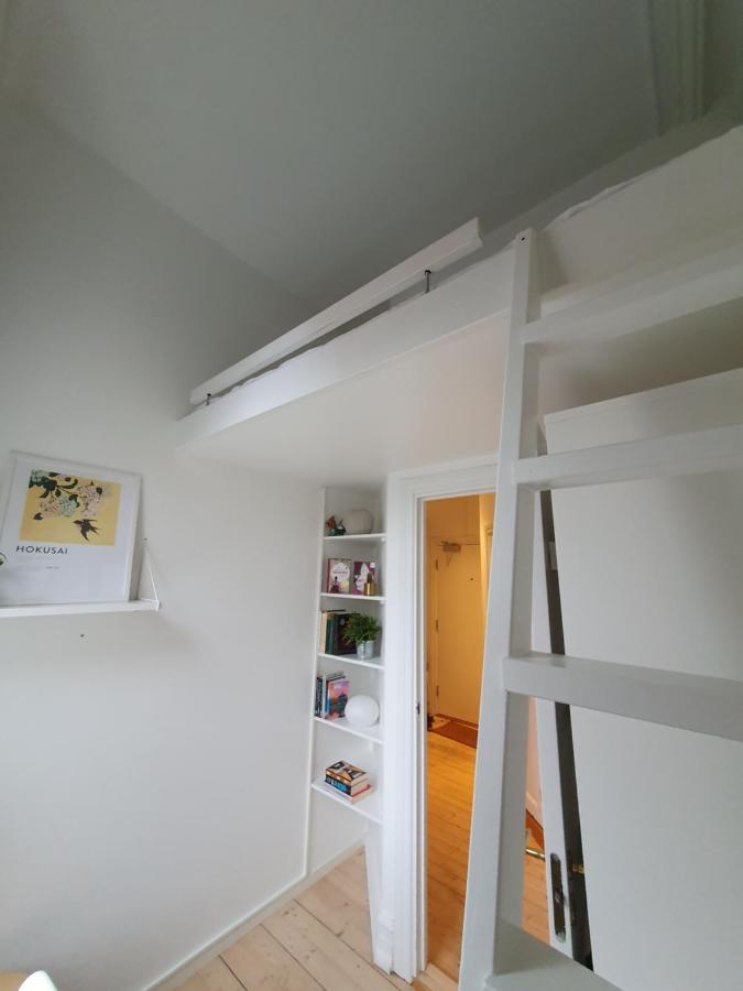 Appartement Bright And Charming From 1878 With View To The New National Museum In *